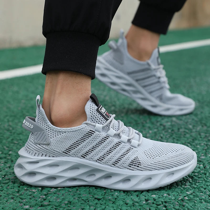 Men's casual shoes fashion sneakers breathable running shoes mesh lightweight outdoor walking training tennis shoes plus size