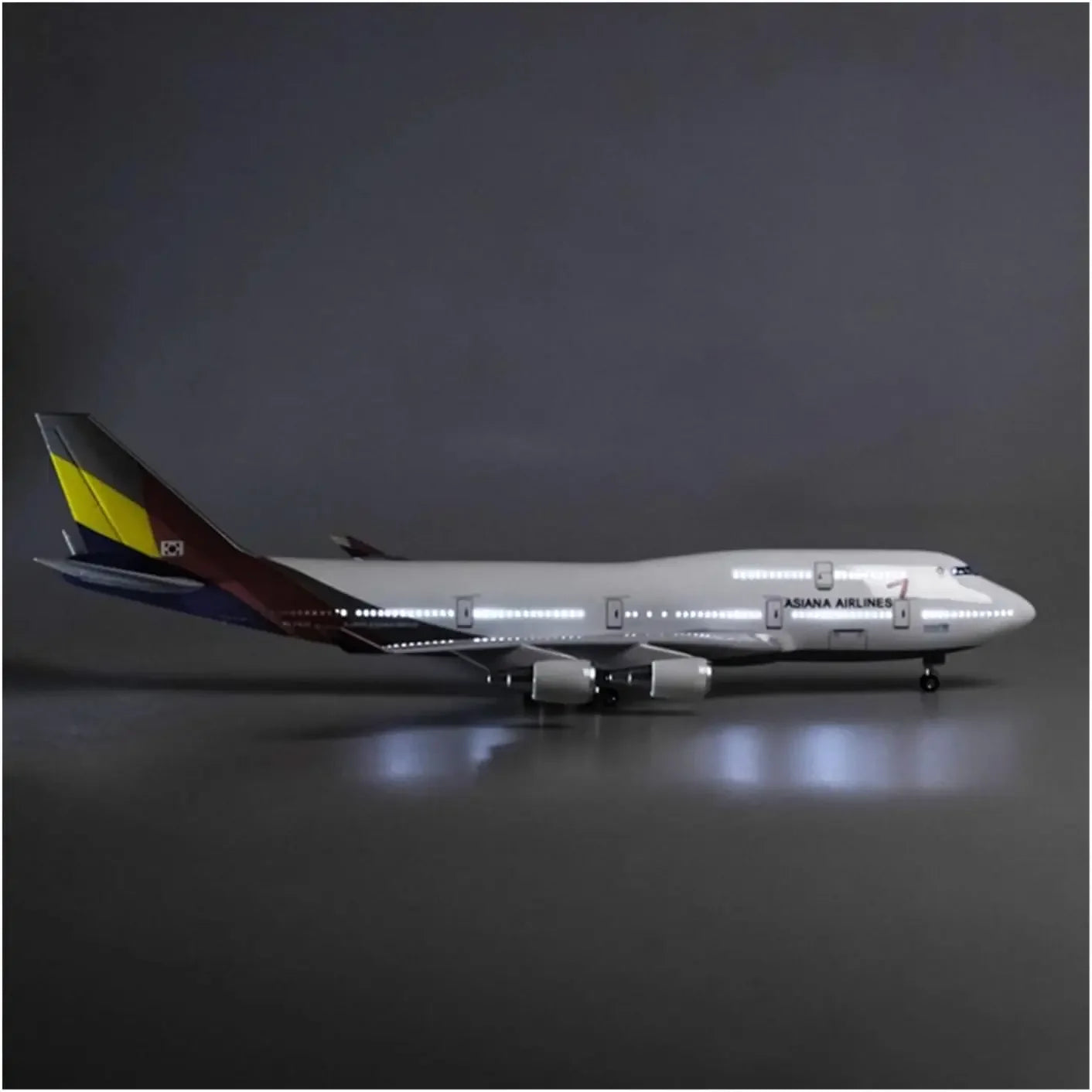 Scale B747 Korean AirAsia W Type 47CM 1/160 LED LED DATAST Diecast Plastic Resin Plane Toy Model For Collection And Gift-Giving